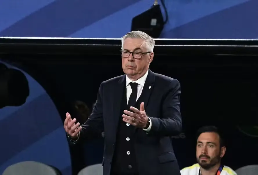 O técnico Carlo Ancelotti na Copa do Mundo — Foto: Roberto Schmidt / AFP