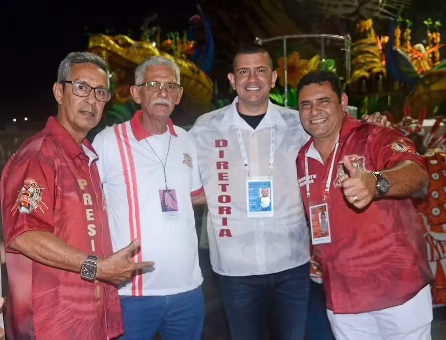 Douglas Ruas critica “farra de camarote”, mas prefeitura do pai planejou espaço para convidados em festival